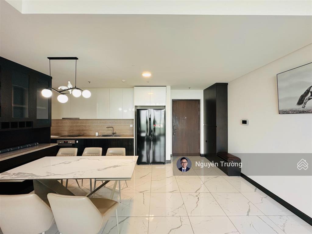 Thuê ngay căn hộ 2pn lầu cao 3x nội thất decor, căn góc thoáng mát. giá chỉ 35 triệu