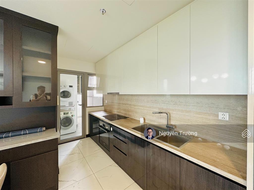 Thuê ngay căn hộ 2pn lầu cao 3x nội thất decor, căn góc thoáng mát. giá chỉ 35 triệu