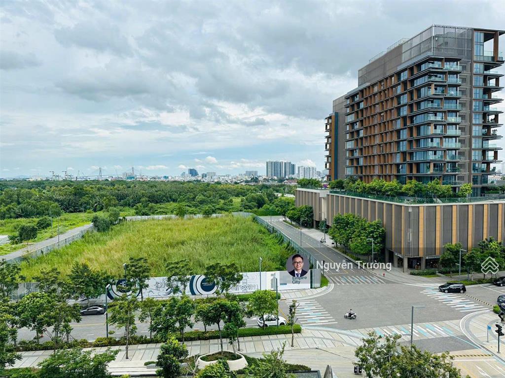 Căn hộ 2pn view sông thoáng mát, nội thất decor sẵn đẹp và tiện nghi. cho thuê chỉ 35 triệu/tháng