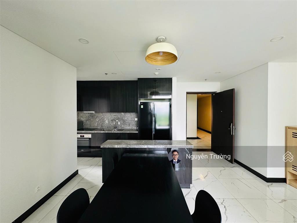 Căn hộ 2pn view sông thoáng mát, nội thất decor sẵn đẹp và tiện nghi. cho thuê chỉ 35 triệu/tháng