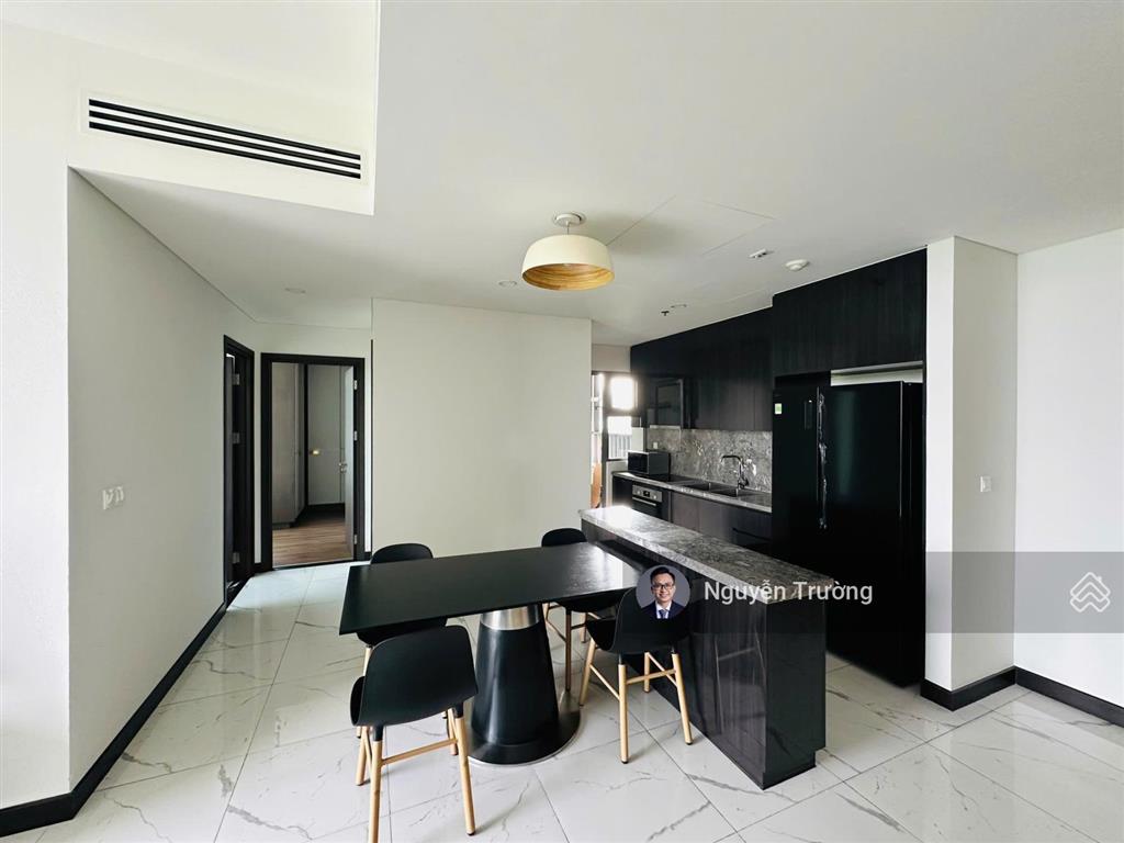 Căn hộ 2pn view sông thoáng mát, nội thất decor sẵn đẹp và tiện nghi. cho thuê chỉ 35 triệu/tháng