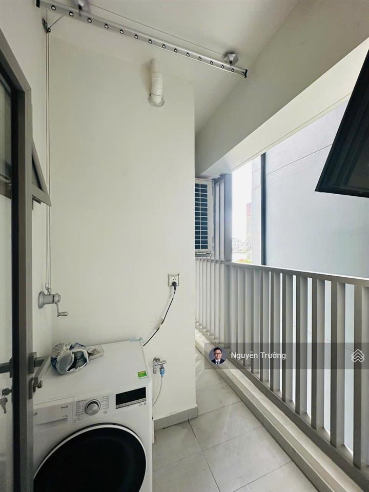 Căn hộ 2pn view sông thoáng mát, nội thất decor sẵn đẹp và tiện nghi. cho thuê chỉ 35 triệu/tháng