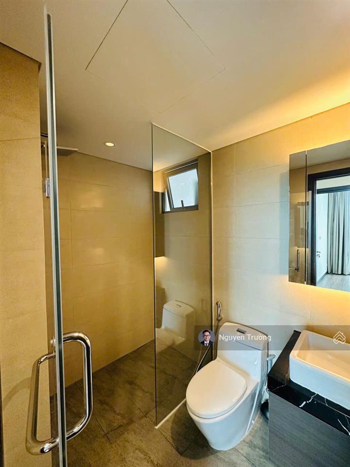 Căn hộ 2pn view sông thoáng mát, nội thất decor sẵn đẹp và tiện nghi. cho thuê chỉ 35 triệu/tháng