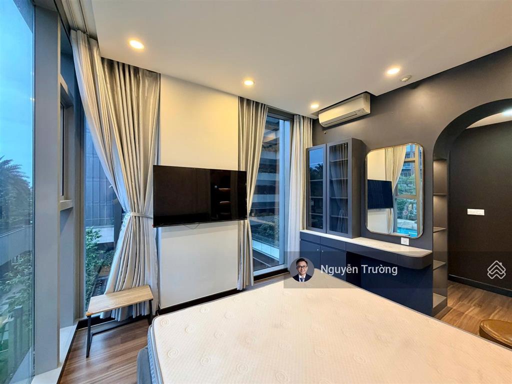 Thuê nhanh căn 2 phòng ngủ nội thất siêu đẹp, cùng với view nội khu siêu thoáng