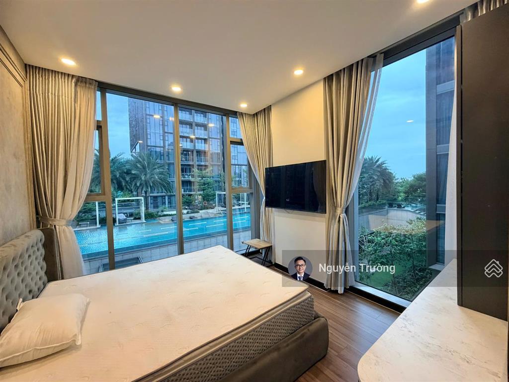Thuê nhanh căn 2 phòng ngủ nội thất siêu đẹp, cùng với view nội khu siêu thoáng
