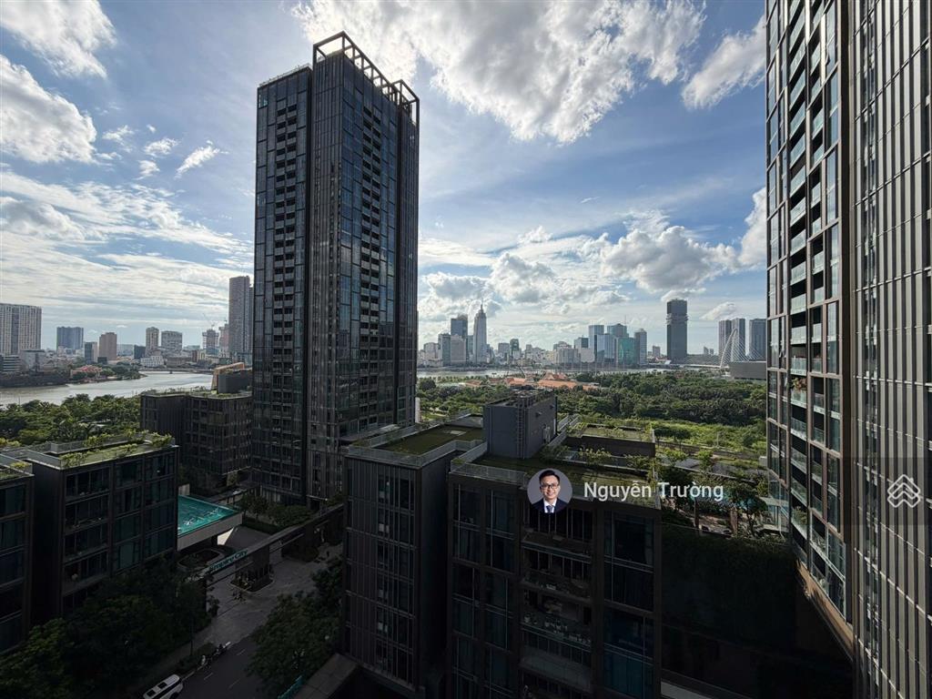 Trống sẵn căn hộ 3 phòng ngủ diện tích 149m2, nội thất mới 100%. view ngắm pháo hoa tại nhà