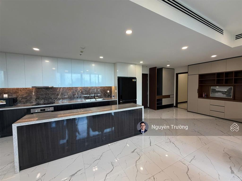Trống sẵn căn hộ 3 phòng ngủ diện tích 149m2, nội thất mới 100%. view ngắm pháo hoa tại nhà