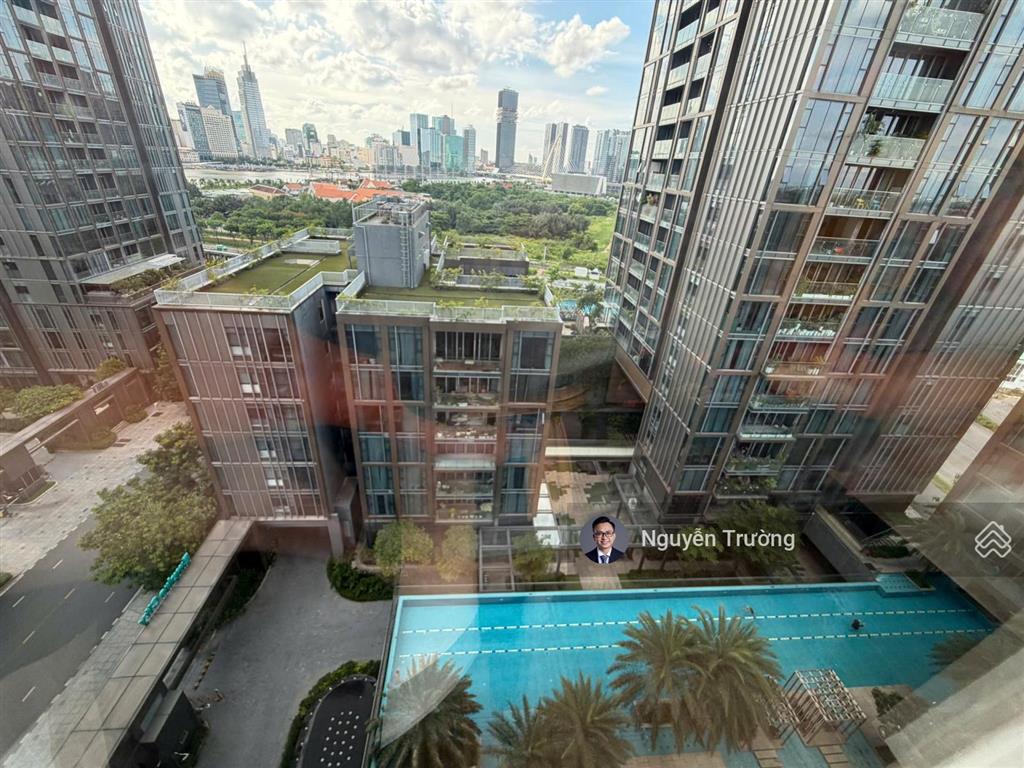 Trống sẵn căn hộ 3 phòng ngủ diện tích 149m2, nội thất mới 100%. view ngắm pháo hoa tại nhà