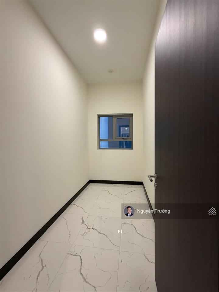 Trống sẵn căn hộ 3 phòng ngủ diện tích 149m2, nội thất mới 100%. view ngắm pháo hoa tại nhà