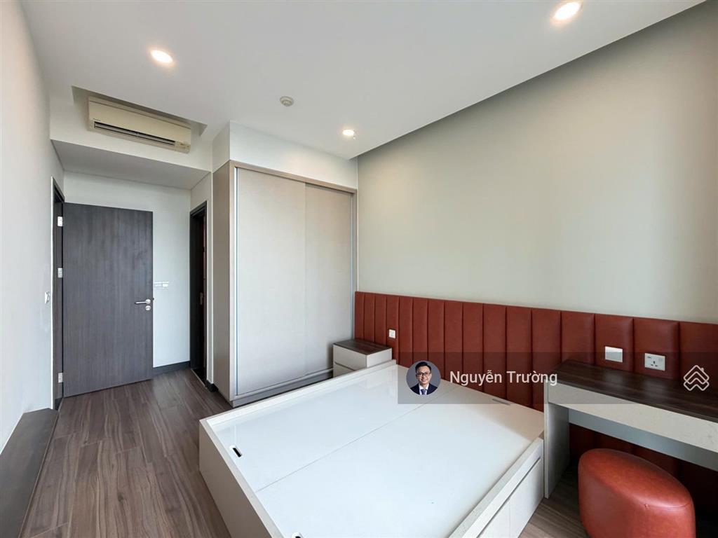 Trống sẵn căn hộ 3 phòng ngủ diện tích 149m2, nội thất mới 100%. view ngắm pháo hoa tại nhà