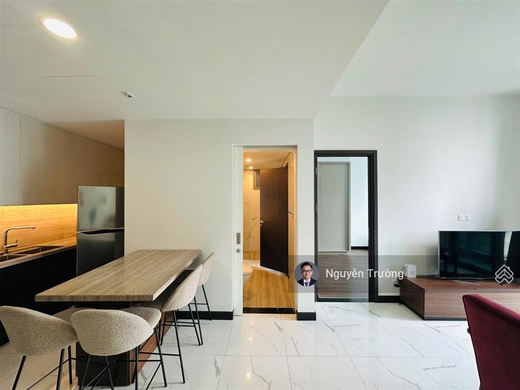 Cho thuê 1 phòng ngủ lầu cao, view sông quận 1 và có mức giá tốt tại empire city