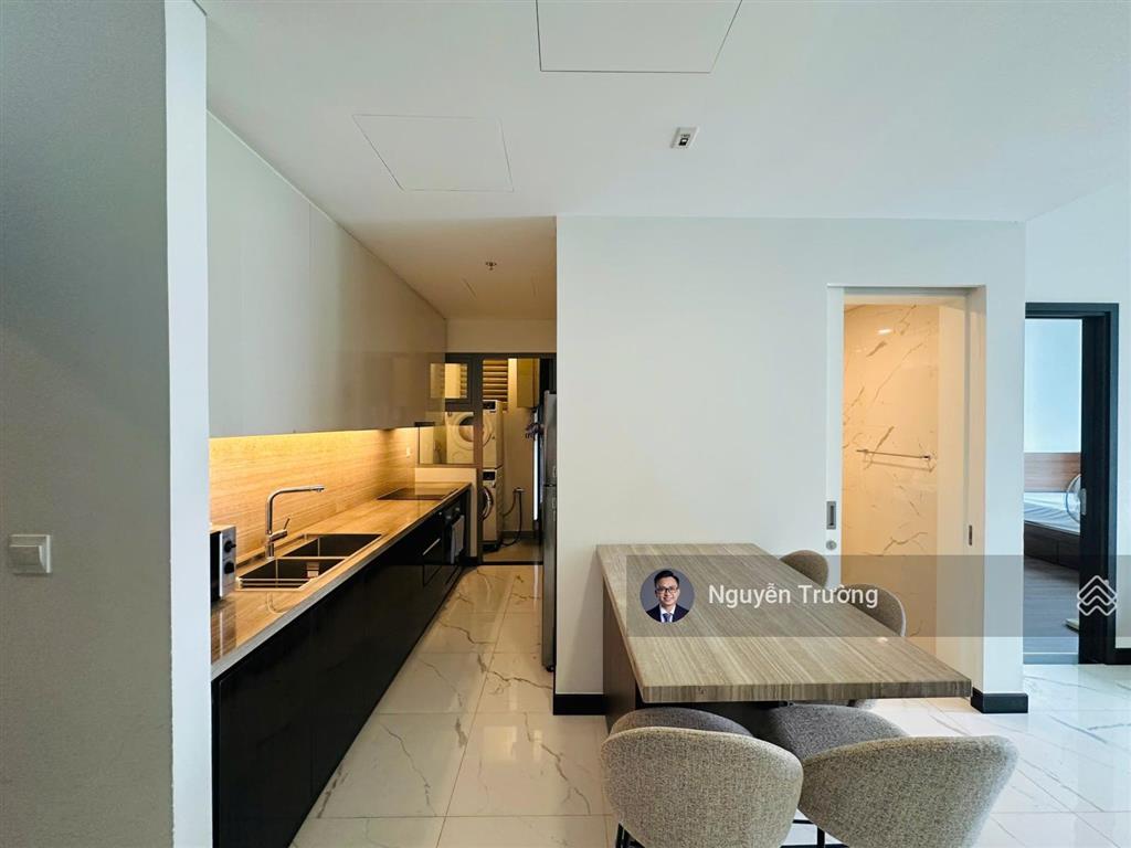 Cho thuê 1 phòng ngủ lầu cao, view sông quận 1 và có mức giá tốt tại empire city
