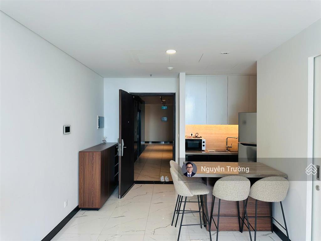 Cho thuê 1 phòng ngủ lầu cao, view sông quận 1 và có mức giá tốt tại empire city