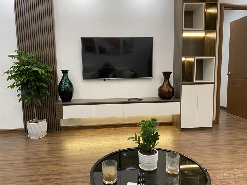 Bán cc 183 hoàng văn thái, dt 62m, giá 5.x tỷ. tell 0934 288 ***
