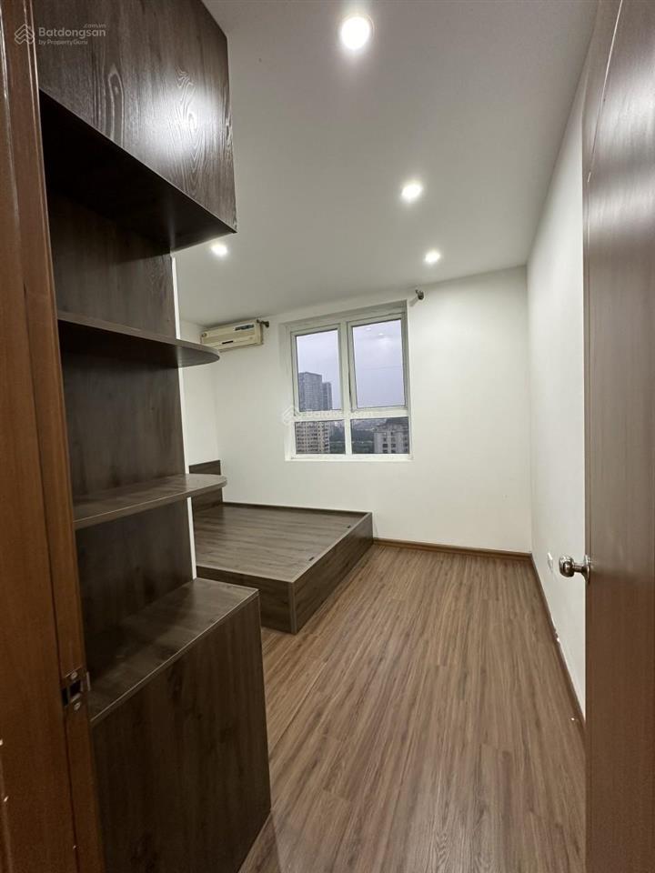 Bán cc 183 hoàng văn thái, dt 62m, giá 5.x tỷ. tell 0934 288 ***
