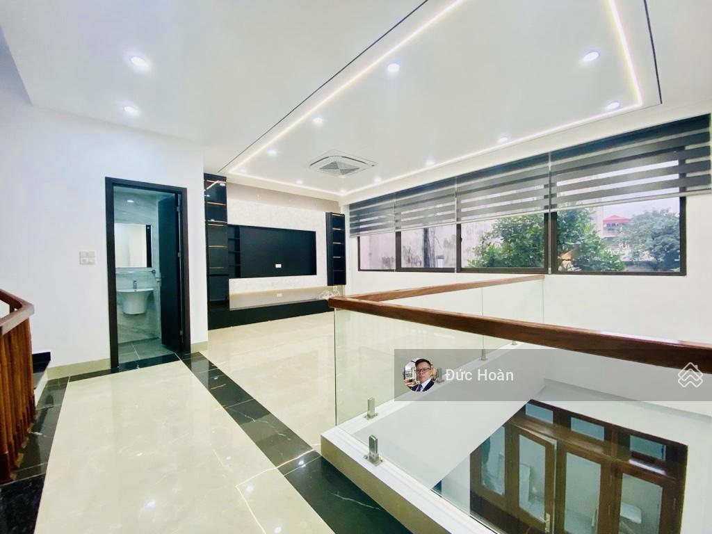 Bán nhà ngọc lâm, gần cầu chương dương, 60m2, 6 tầng thang máy, full nội thất, nhỉnh 13 tỷ