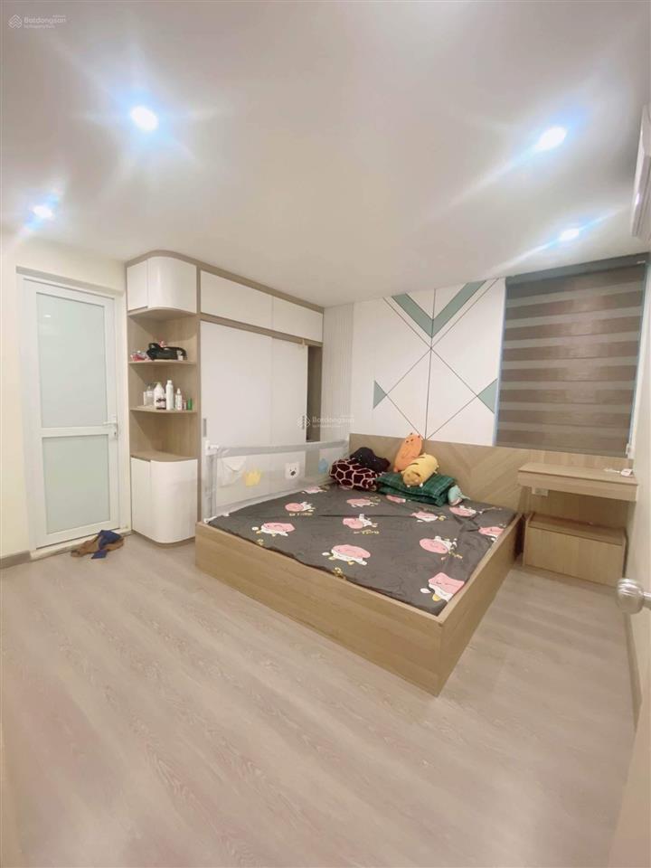Cần bán gấp căn 2 ngủ, 52,9m2 căn góc tòa xphomes star