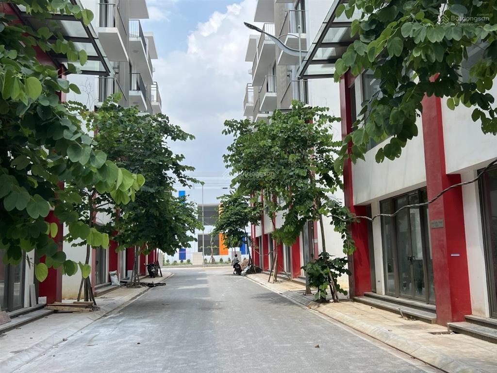 Cho thuê mặt bằng kd tầng 1 shophouse, 8 triệu, 100m2 tại số nhà 2.15 khai sơn town, khai sơn city