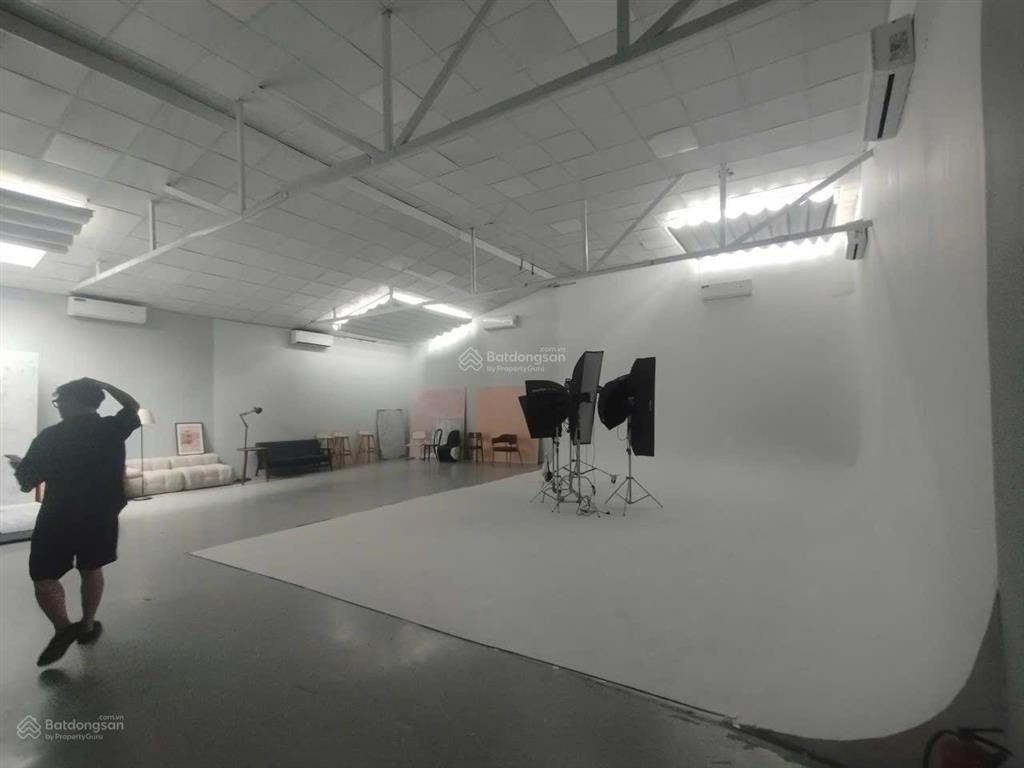 Cho thuê nhà mặt phố vườn cam  mỹ đình 100m2 giá 15tr