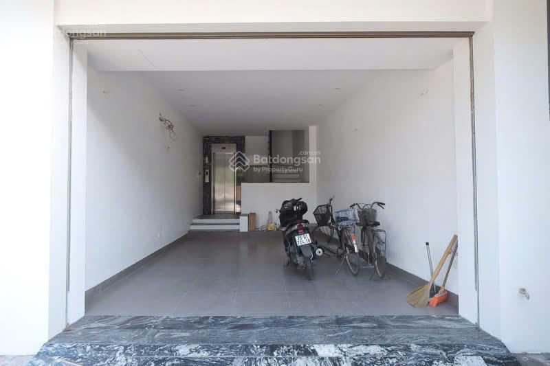 Cho thuê nhà ngõ 199 hồ tùng mậu 60m2 6 tầng mặt tiền 4,5 thang máy , điều hoà nóng lạnh giá 29tr