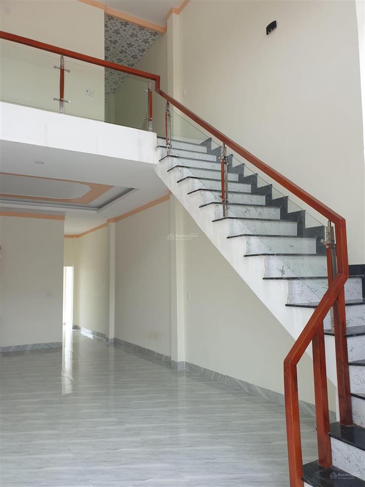 Bán nhà riêng tạ phường tân định.đường đh 616,dt 202m2, 3pn + 2wc,có thể vào ở ngay,nhà mới 100%