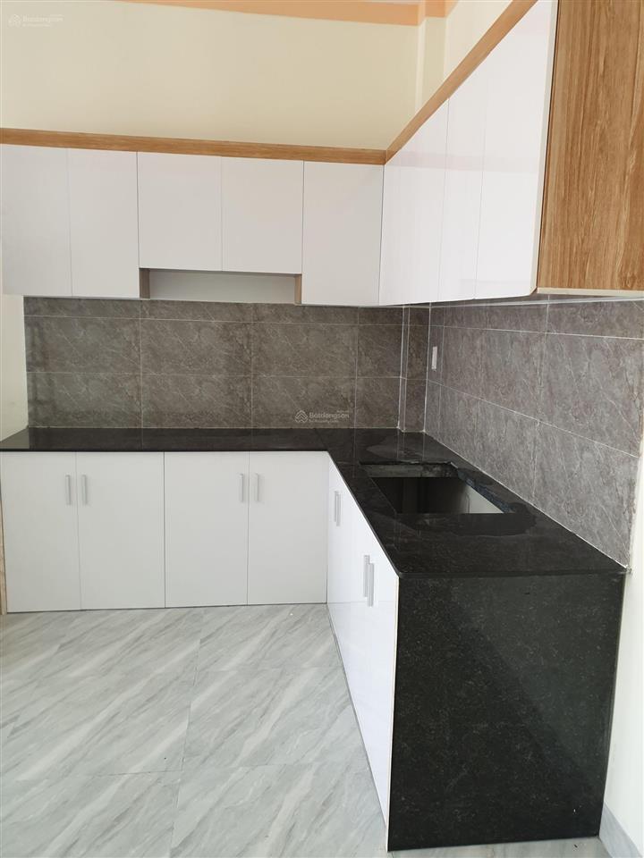 Bán nhà riêng tạ phường tân định.đường đh 616,dt 202m2, 3pn + 2wc,có thể vào ở ngay,nhà mới 100%