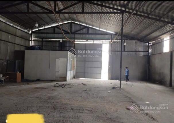 Cho thuê kho xưởng 400m2, mặt tiền đường, gần cầu vượt ngã tư ga quận 12