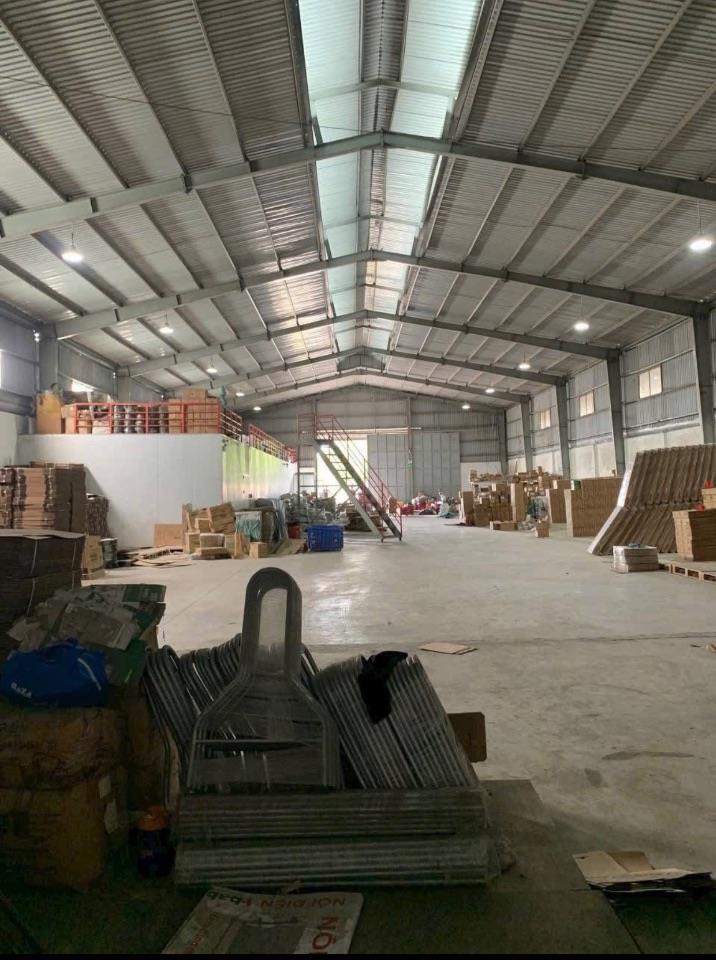 Kho xưởng cho thuê 1850m2, trục Vườn Lài An Phú Đông Quận 12