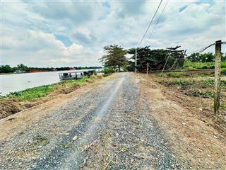 Đất mặt tiền sông vàm cỏ đông ngay trung tâm xã thuận tiện nhà vườn bao đẹp khu vực sầm uất