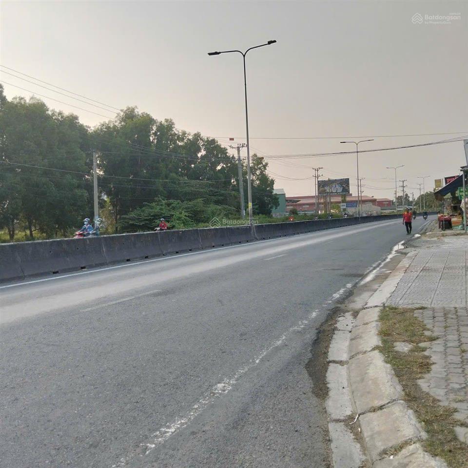 Đất nền khu trung tâm chủ kẹt quá kẹt bán giá rẻ mặt tiền đường chính thuận tiện để kinh doanh buôn