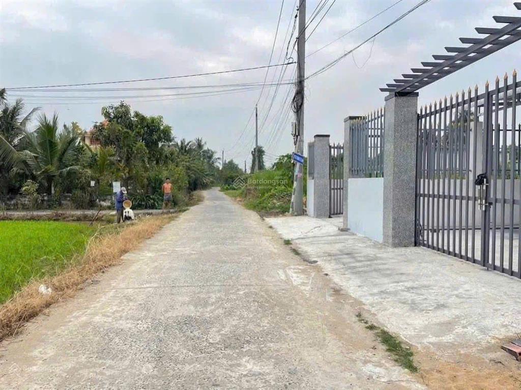 Đất thổ lớn gần nhiều khu công nghiệp lớn thuận tiện cất trọ.nhà vườn khu vực đông dân giá rẻ
