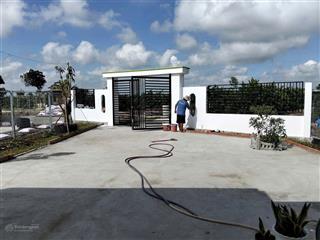 1000m2 đã làm nhà vườn sẵn giá bao rẻ. đường thuận tiện mua đầu tư giải trí quá đẹp