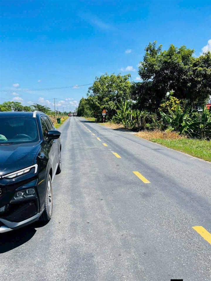 1066m2 có 551m2 thổ mặt tiền nhựa tỉnh lộ 818 xe công thoải mái giá 4 tỷ