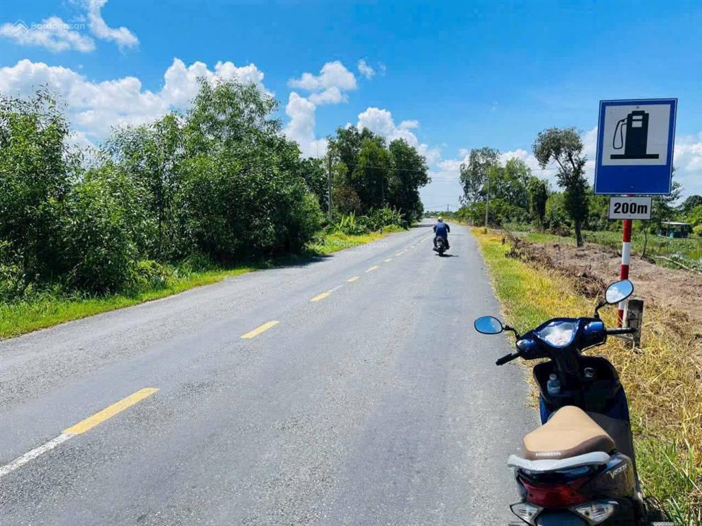 1066m2 có 551m2 thổ mặt tiền nhựa tỉnh lộ 818 xe công thoải mái giá 4 tỷ