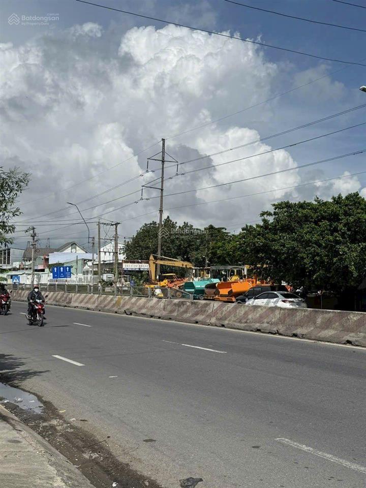 1800m2 có sẵn 950m2 thổ cư mặt tiền ql1a thuận tiện kinh doanh buôn bán giá 18 tỷ