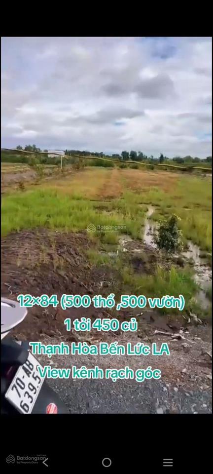 1006m2 có 500m2 thổ 506m2 vườn giá chỉ 1 tỷ 400 view kênh cực đẹp nhà cửa xung quanh điện nước gần