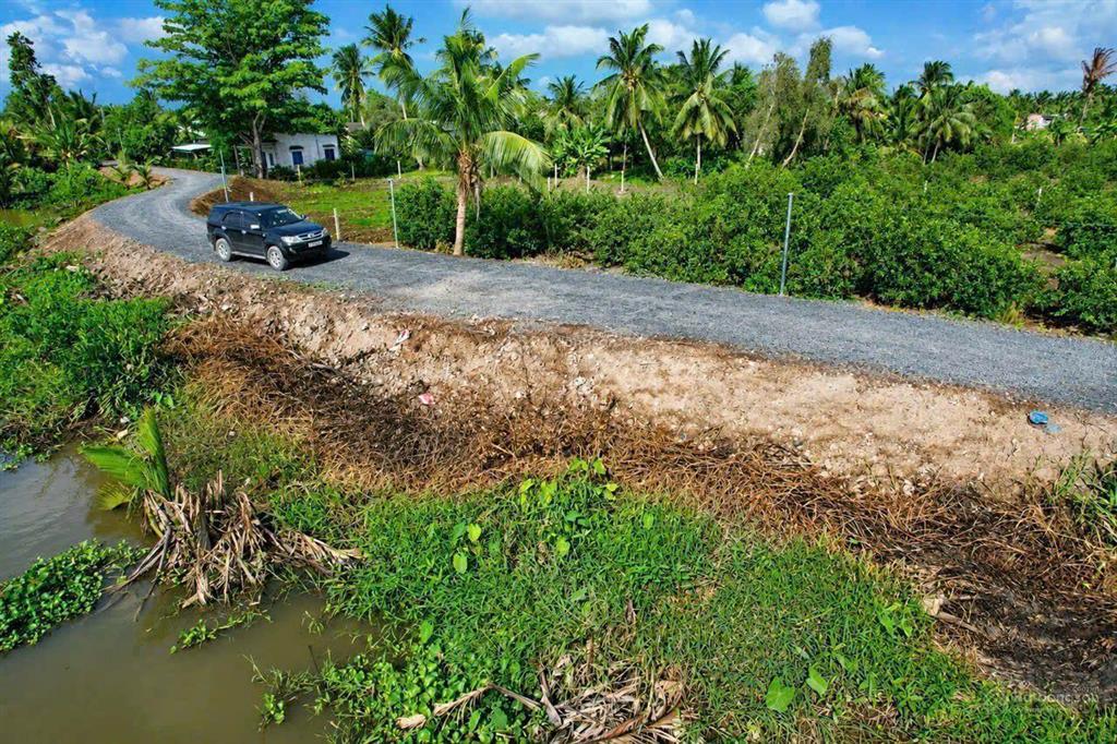 Chỉ 990tr sở hữu ngay 500m2 đất vườn mặt tiền sông vàm cỏ đông bến lức long an cũ ngay trung tâm
