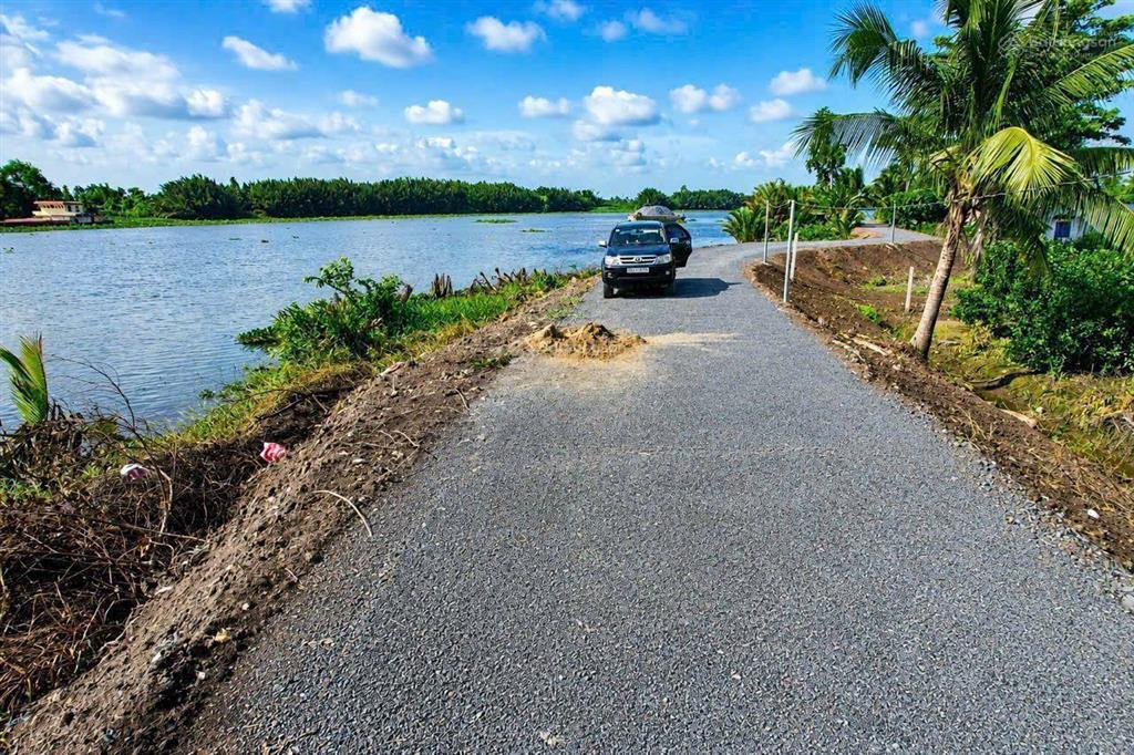 Chỉ 990tr sở hữu ngay 500m2 đất vườn mặt tiền sông vàm cỏ đông bến lức long an cũ ngay trung tâm