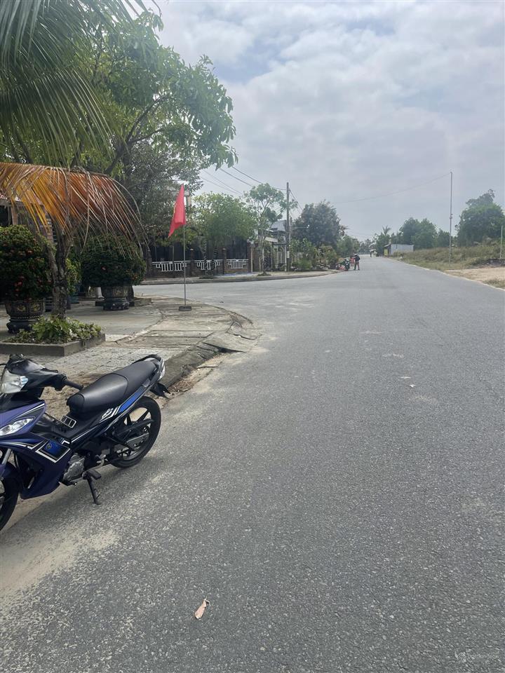 Bán đất thổ cư ven biển tại duy hải, 4,3 tỷ, 216m2, hướng tây, mặt tiền 8m, đường nhựa 27m