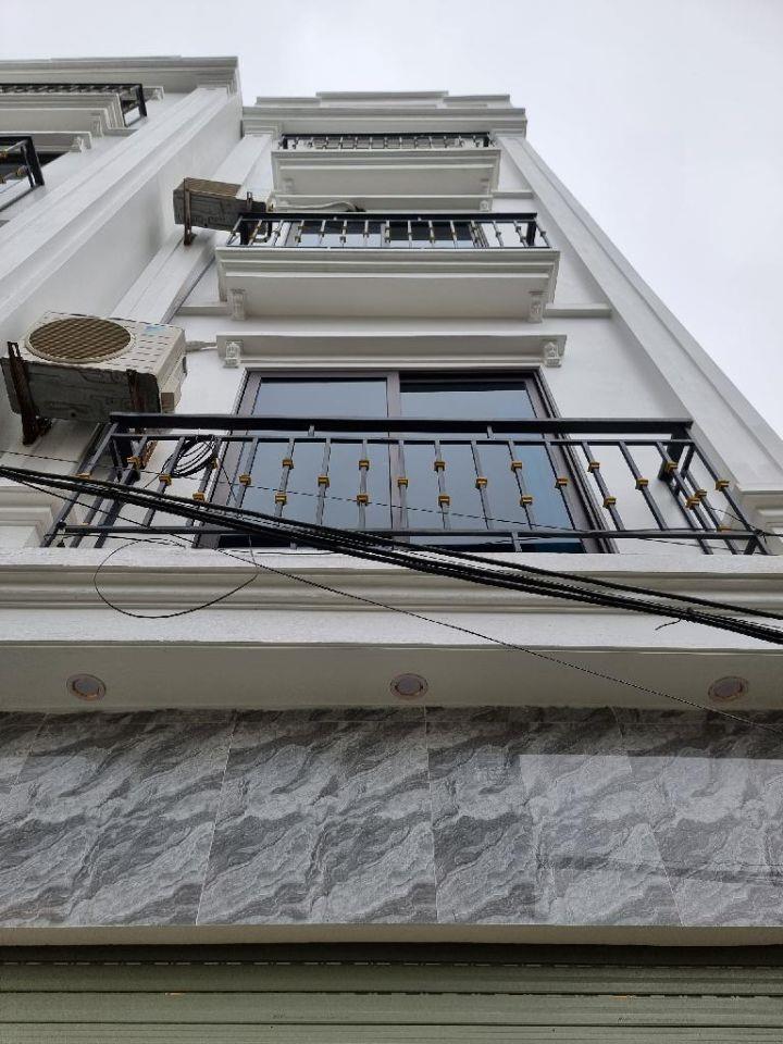 Bán gấp nhà mới,thang máy ở phố Yên Ninh - Ba Đình 40m 5 tầng 9,5 tỷ