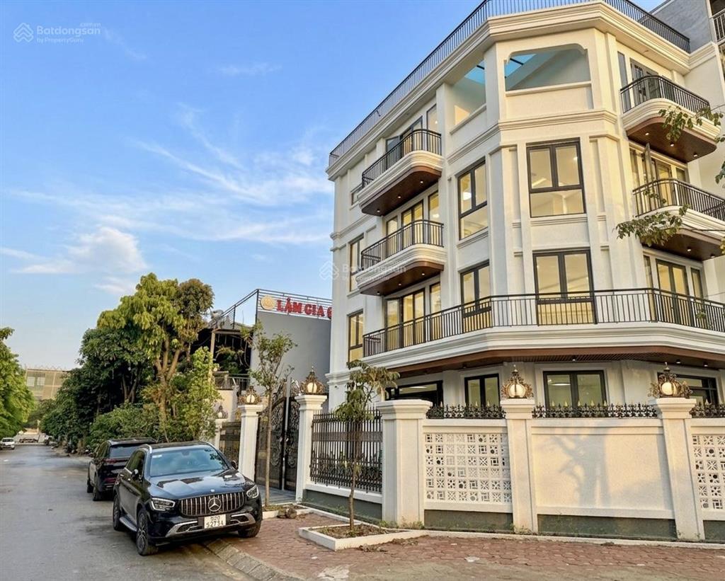 Giảm 3 tỷ bán đất tặng biệt thự sân vườn tđc 31ha trâu quỳ, 4 tầng thang máy dt230m2 mt 30m