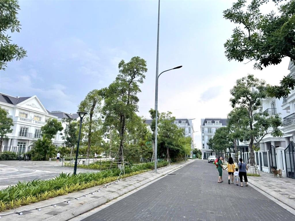 Giảm 5 tỷ giá bán đất sẵn biệt thự tq5 eurowindowns  5 tầng view công viên dt 200m2 mt 11m