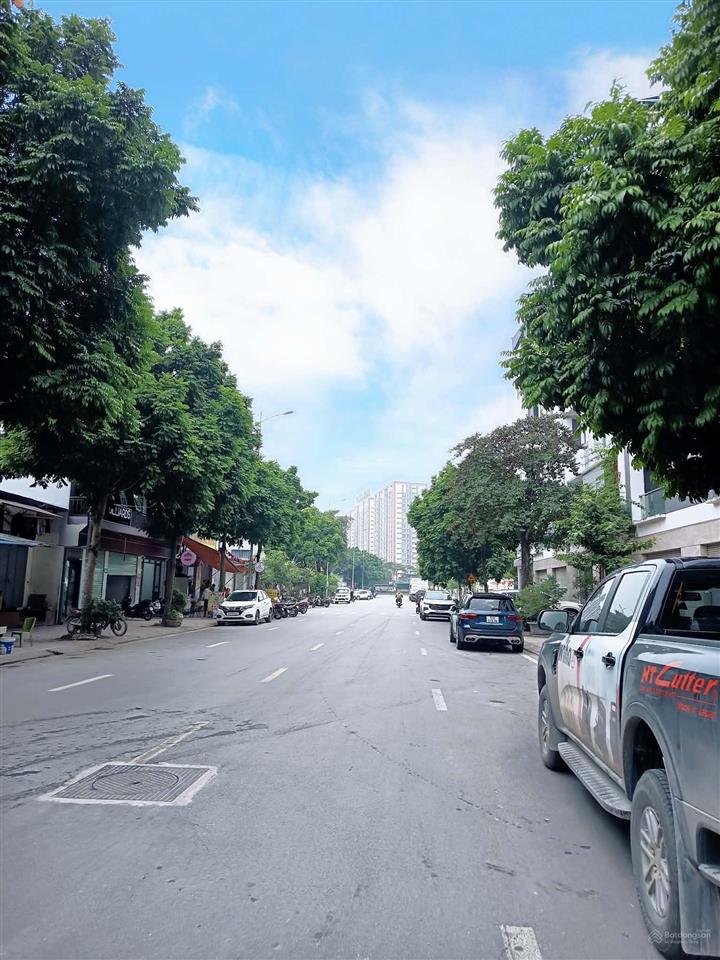 Liền kề thượng thanh 75m2, 6 tầng thang máy, gara 4 ô tô, khu đồng bộ