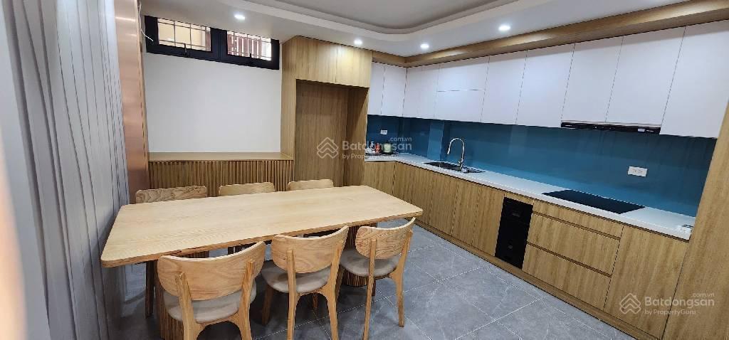 Nhà bồ đề 72m2  mặt ngõ ô tô tránh, 5t thang máy, gara, gần cầu trần hưng đạo