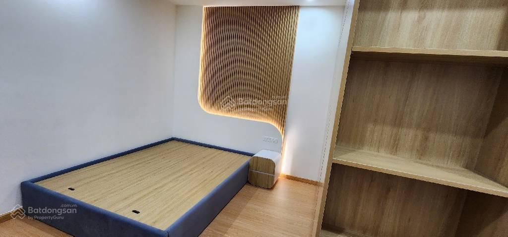 Nhà bồ đề 72m2  mặt ngõ ô tô tránh, 5t thang máy, gara, gần cầu trần hưng đạo