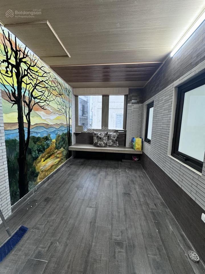 Duy nhất tầm tiền 11 tỷ  nhà nguyễn văn cừ  52m2 x 5 tầng  16 chỗ đỗ cửa.