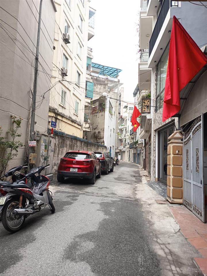 Duy nhất tầm tiền 11 tỷ  nhà nguyễn văn cừ  52m2 x 5 tầng  16 chỗ đỗ cửa.