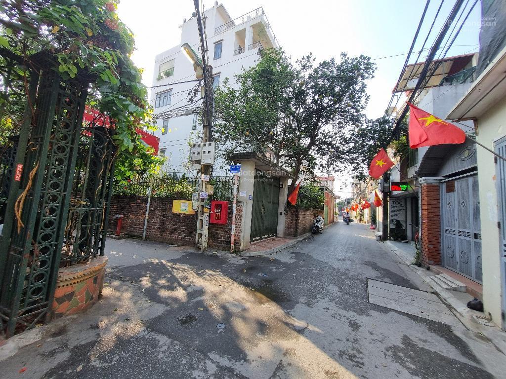 Hàng cực hiếm  100m2 đất lô góc ngọc thuỵ  chỉ hơn 150tr/m  ngõ thông  ô tô ngủ trong đất.