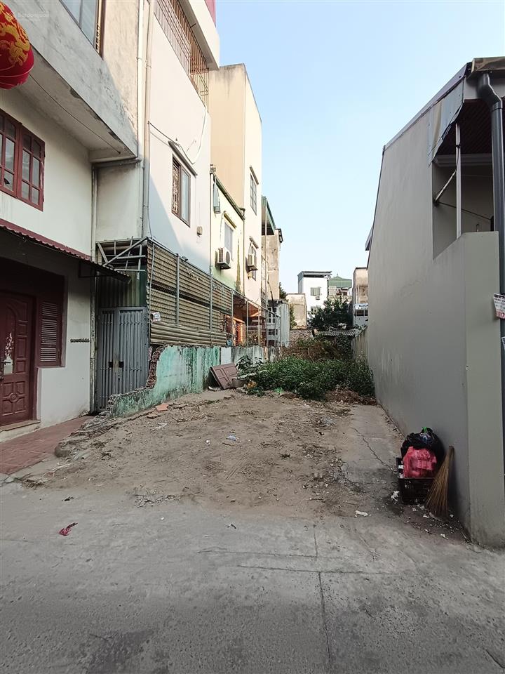 Cực rẻ  bán đất ngọc thụy 100m², ngõ thông ô tô vào đất, gần cầu đông trù, giá 15,x tỷ