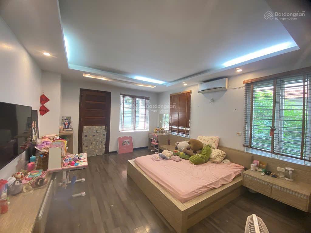 Cực hiếm  biệt thự mặt phố việt hưng  200m2 mt 11m  vị trí đắc địa  giá tốt nhất.